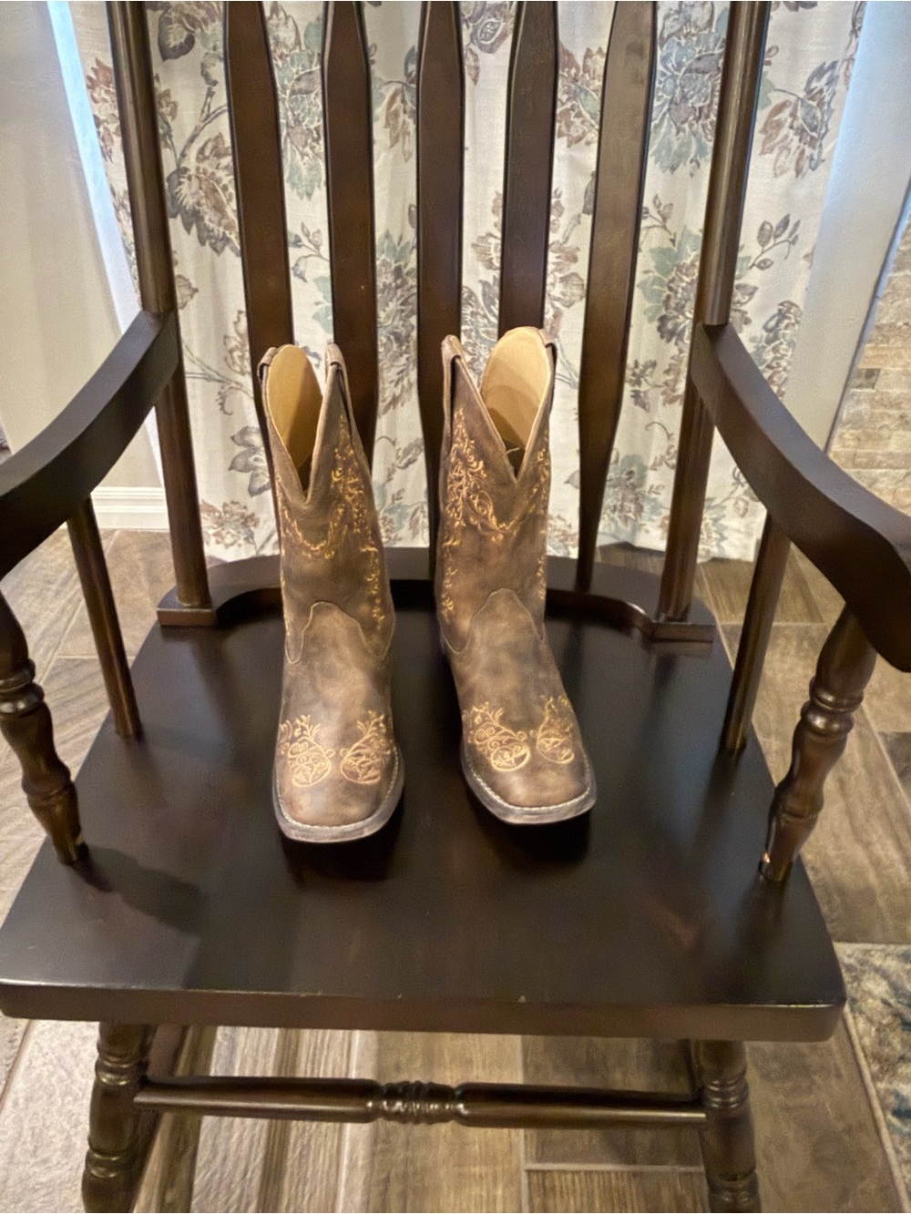 Roper Brown Embroidered Leather Women's Cowboy boots